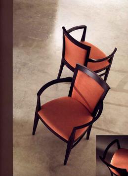 designer_kantinenstuehle_mit_armlehnen_sitzpolster_rot_orange_vierfu