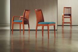 designerstuehle_barhocker_barstuhl_blaues_sitzpolster_dekor_eiche_1.jpg