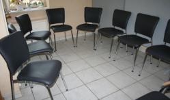 schwarze_kunstleder_wartezimmerst