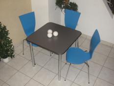 dreier_gruppe_blau_stuhl_stuehle_vierfu