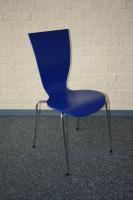 kantinenstuhl_blau_2.jpg