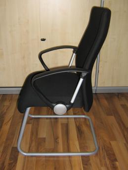freischwinger_mit_armlehnen_10.jpg