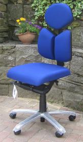 bueroderhstuhl_blau_gepolstert_r