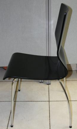 schwarze_kantinenstuehle_3.jpg