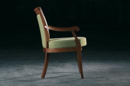 loungesessel_holz_armlehnen_gepolstert_vierfu