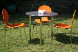 dreier_gruppe_orange_stuhl_vierfu